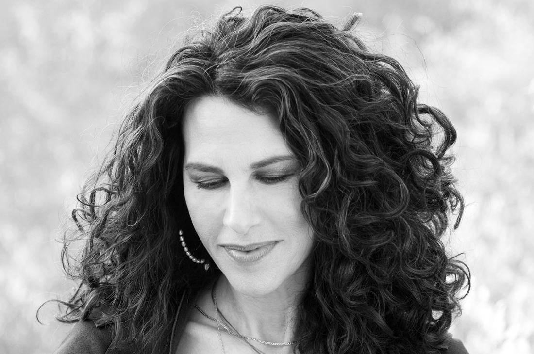 Ελευθερία Αρβανιτάκη | Πάντα θα `ναι  αργά... δεύτερη ζωή δεν έχει...