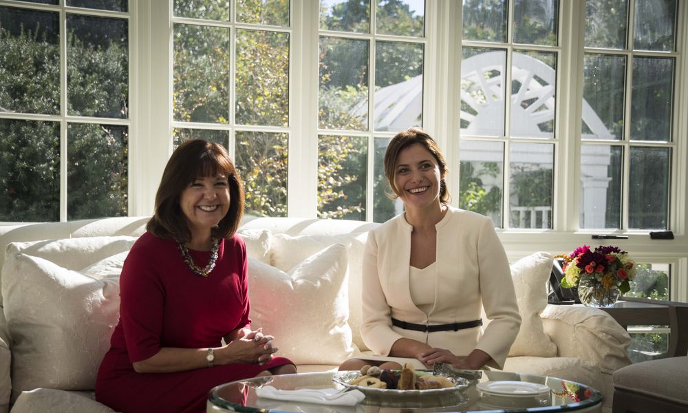 Περιστέρα Μπαζιάνα | Η υπέροκομψη, πανάκριβη, α λα Τζάκι Κένεντί εμφάνισή της....