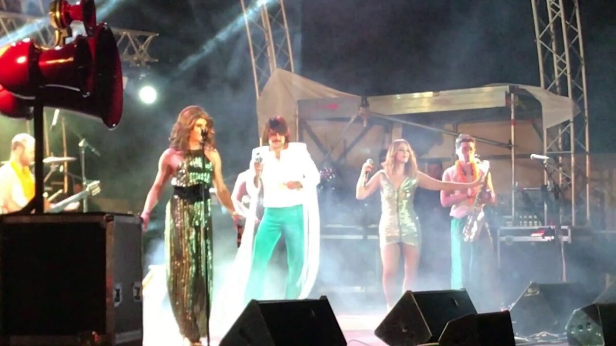 Σάλος από την αποκάλυψη Έλληνα τραγουδιστή: Παντρεύτηκα έναν τραβεστί φίλο μου