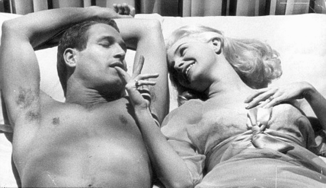 Γρηγόριος Ξενόπουλος | Δέξου από τα σπαραγμένα βάθη της καρδιάς μου,  ένα φιλί αληθινό, αθάνατο,  από ‘κείνα που μόνο μια πονεμένη αγάπη, μπορεί να δώσει