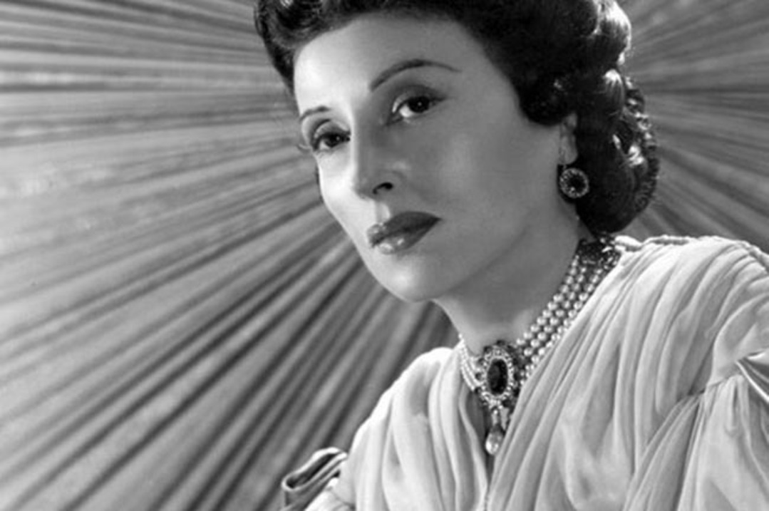 Κατίνα Παξινού : Πρέπει να γεμίζουμε την ψυχή μας με ήλιο κι αυτόν τον ήλιο να τον χαρίζουμε και στους άλλους..