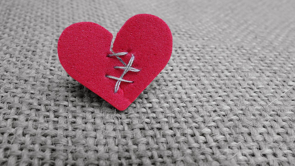 Γίνεται η καρδιά να ραγίσει; Ναι, σύμφωνα με το «σύνδρομο ραγισμένης καρδιάς»