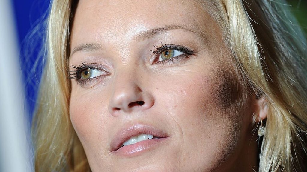 Kate Moss | Από τότε που έκλεισα τα 40 μου χρόνια, νιώθω πιο καλά με τον εαυτό μου…