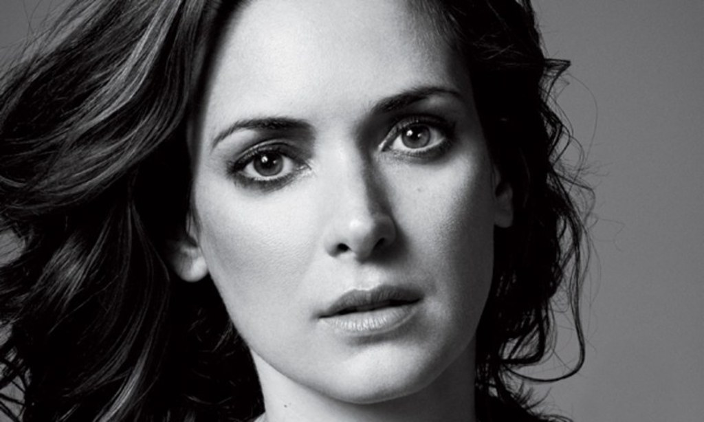 Winona Ryder | Είναι ωραίο να μπορείς να σκέφτεσαι τις περασμένες σου αγάπες χωρίς να σε πονάει το στομάχι σου ή να έχει ραγίσει η καρδιά σου
