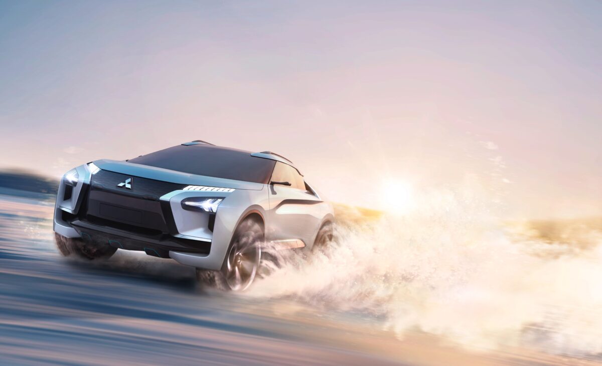 Mitsubishi Motors: Αποκάλυψη για το διαστημικό e-Evolution Concept στο Τόκιο (photos)