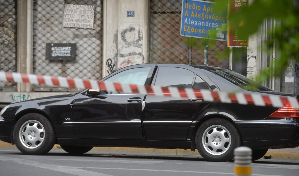 Πρώτη φορά στο φως η κατάθεση Παπαδήμου για την τρομοκρατική επίθεση