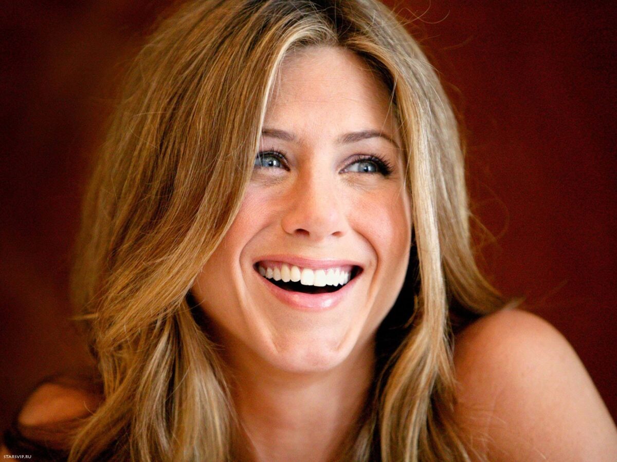 Jennifer Aniston | Η γοητευτική ηθοποιός θα γίνει μαμά της `κοιλιάς` & της `καρδιάς`...