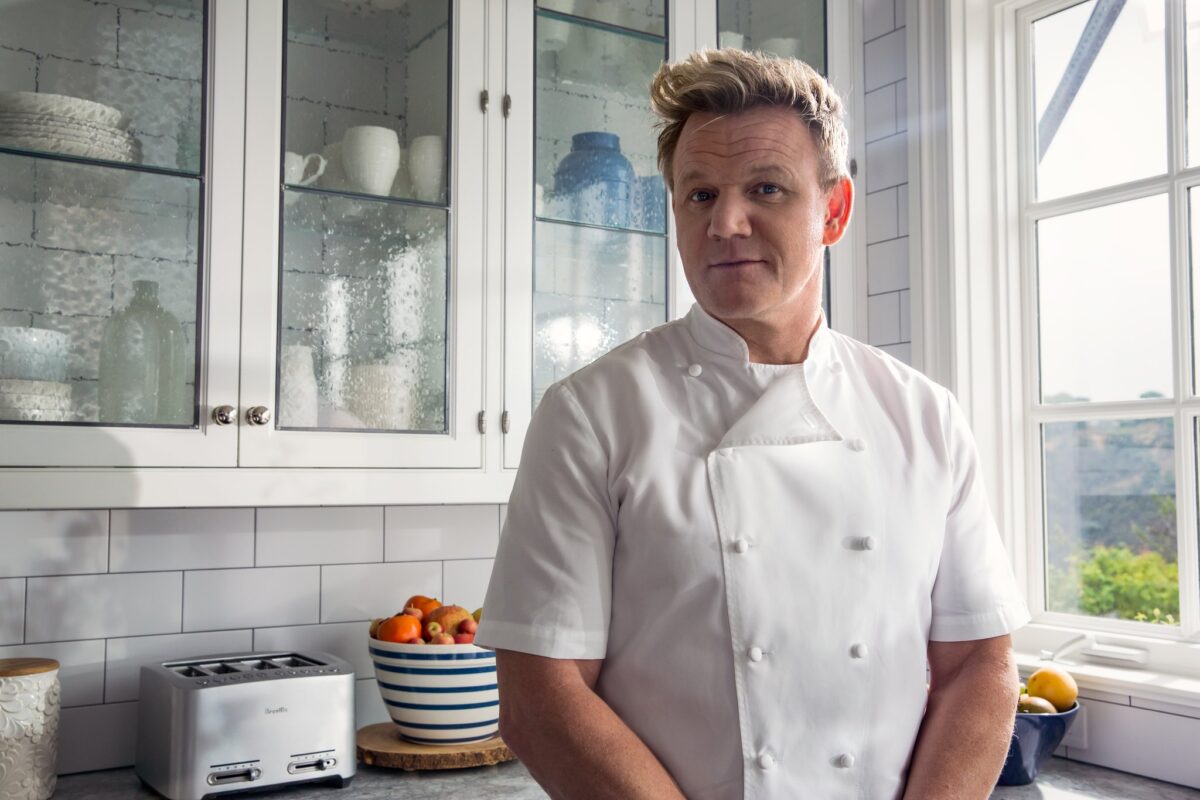 Ο Gordon Ramsay έχει σήμερα γενέθλια και σου μαγειρεύει το πιο νόστιμο και θρεπτικό πρωινό