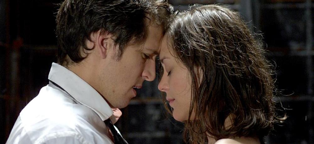 10 υπέροχα ποιήματα για την Αγάπη