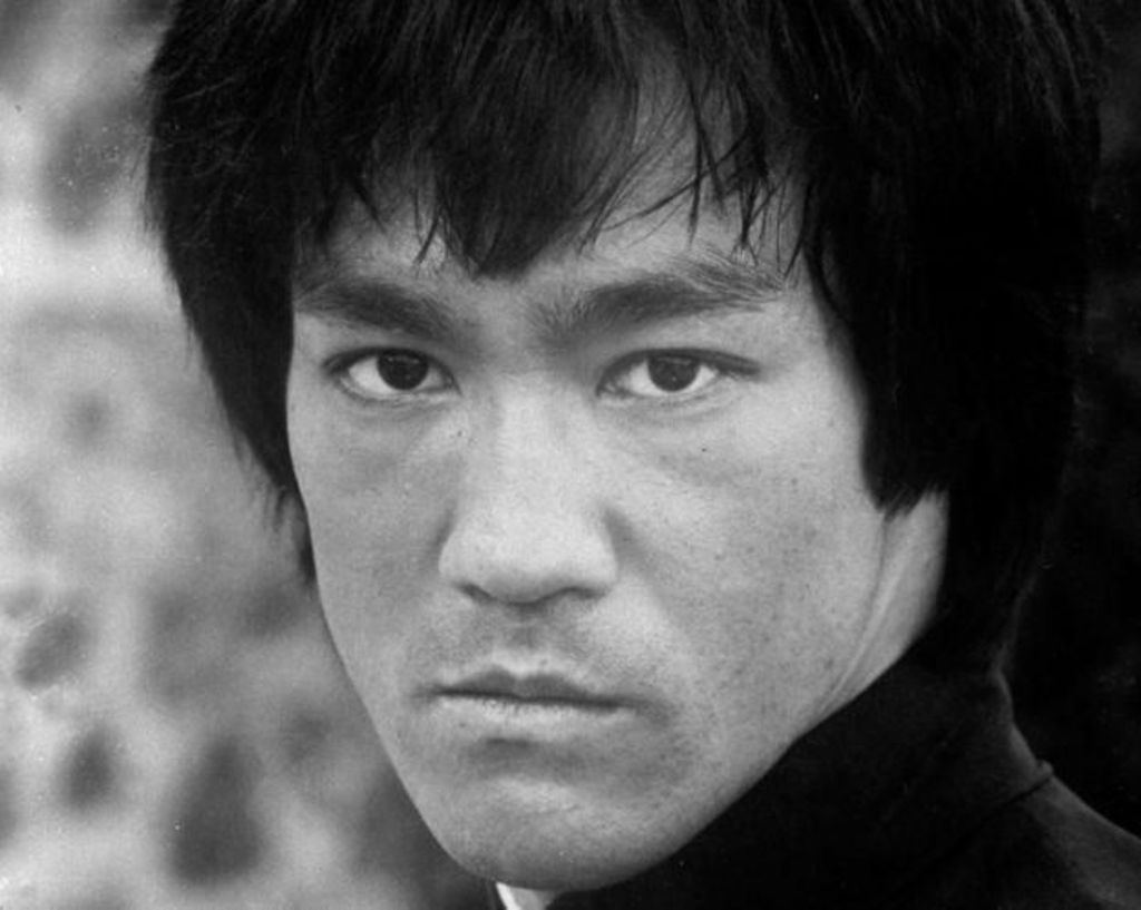 Bruce Lee | Όσο η αγάπη μεγαλώνει, οι καρδιές μας ωριμάζουν και η αγάπη μας γίνεται σαν κάρβουνο, καυτό και άσβεστο.
