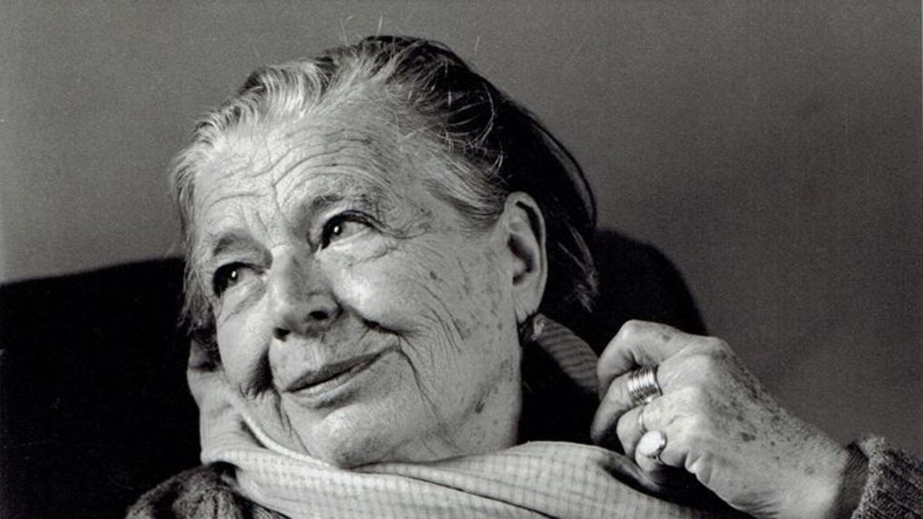 Marguerite Yourcenar | Οταν αγαπάς, όταν είσαι ερωτευμένος, όλα γίνονται από μόνα τους…