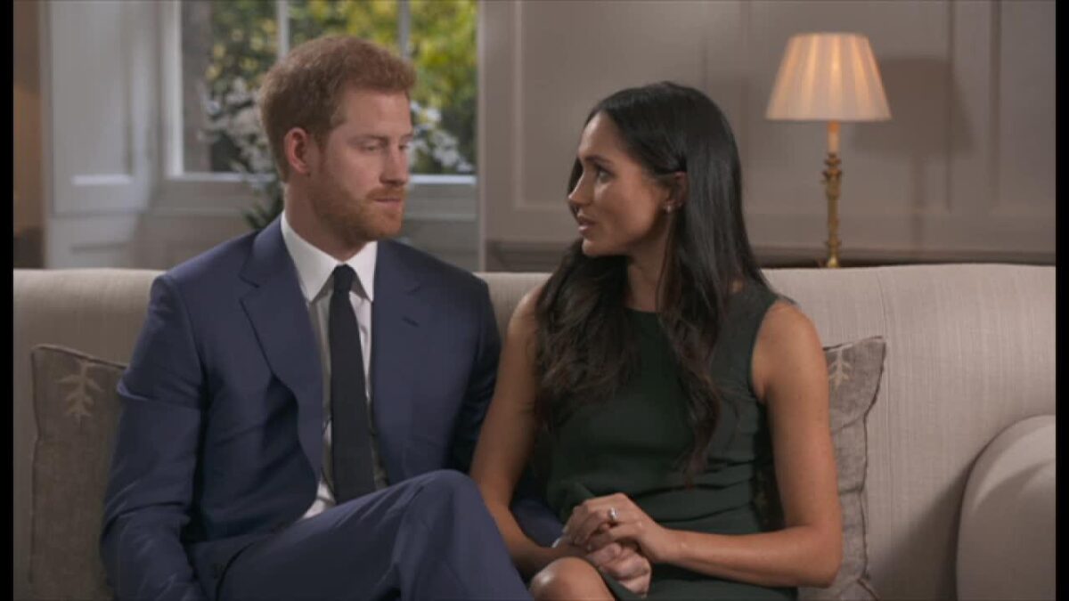 Πρίγκιπας Χάρρυ & Μέγκαν Μαρκλ | Το υπέροχο βίντεο όπου οι ερωτευμένοι δε σταματούν λεπτό να κοιτάζονται στα μάτια