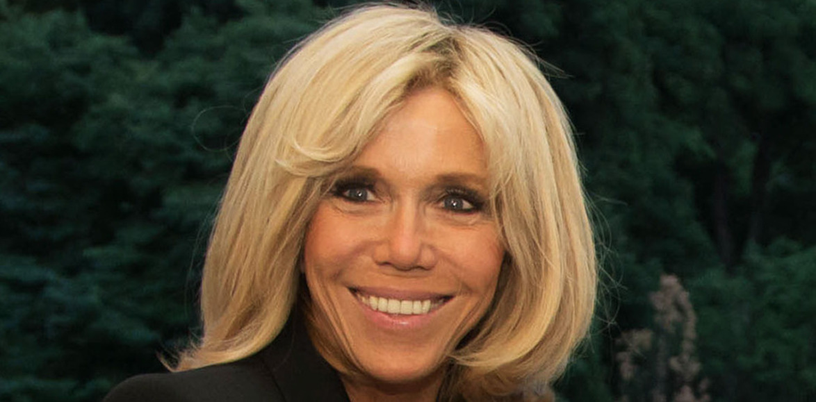 Brigitte Macron | To Chanel σακάκι & η γαλλική απλότητα της υπέρκομψης Πρώτης Κυρίας
