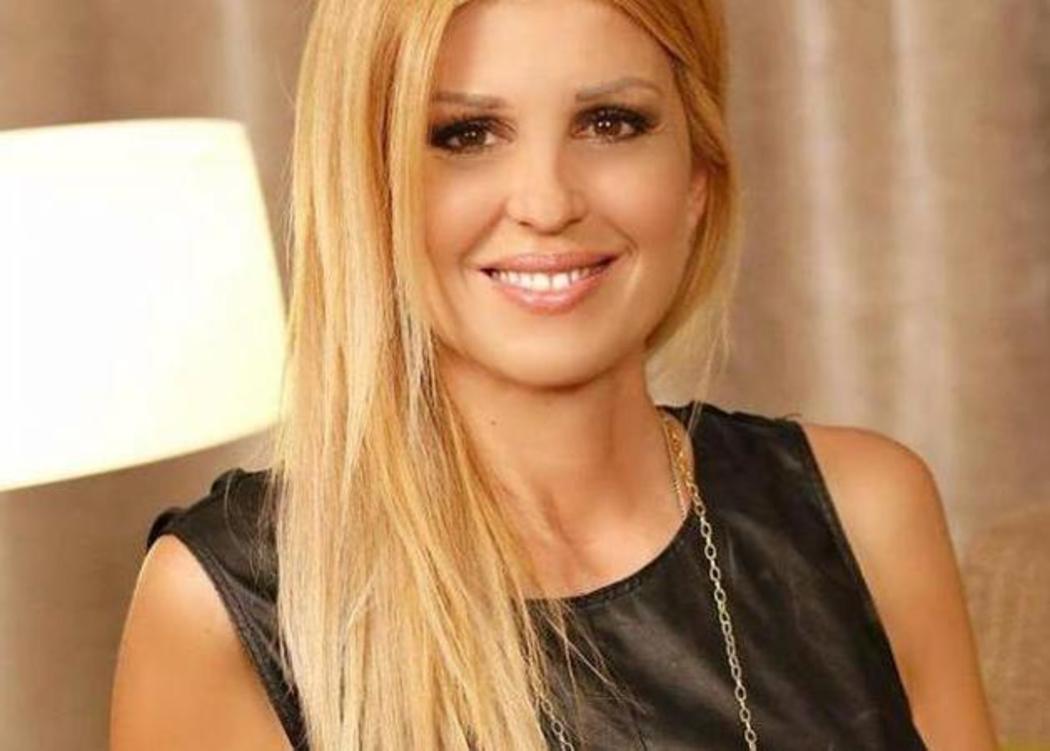 Έλενα Ράπτη | Η εντυπωσιακή, minimal chic εμφάνισή της σε βραδυνή έξοδο μετά από καιρό...