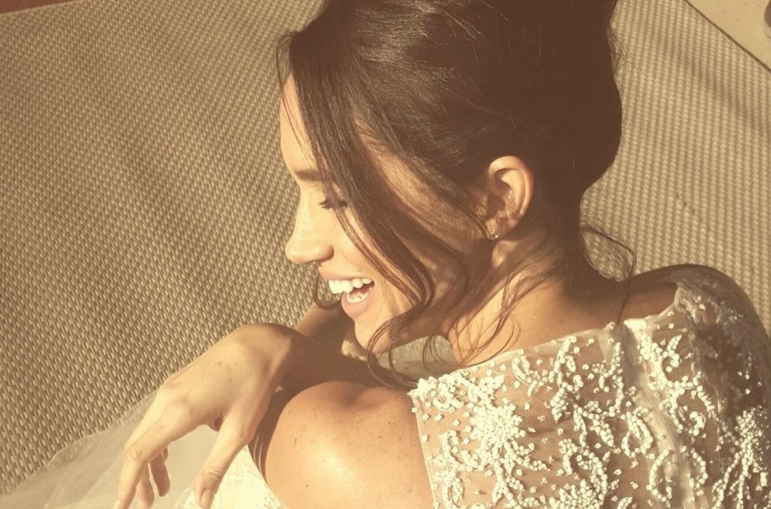 Meghan Markle | Το ονειρεμένο, αποκαλυπτικό νυφικό της μέλλουσας πριγκίπισσας