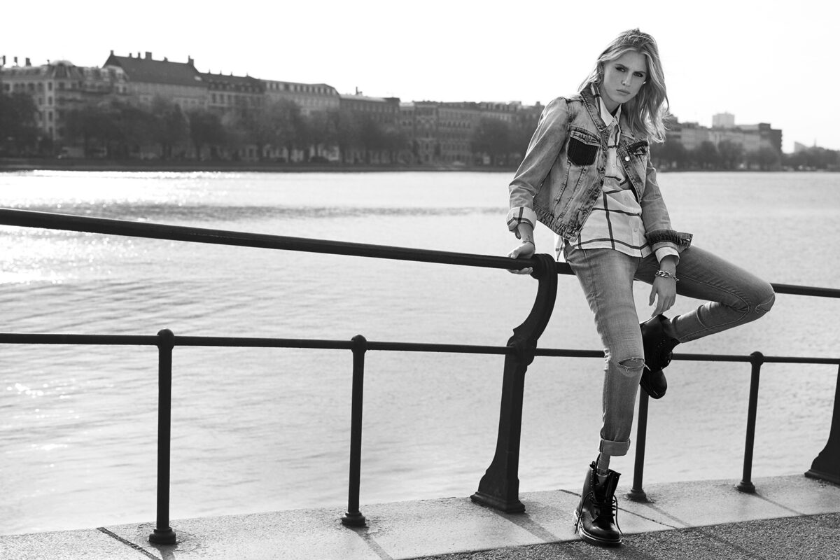 Lauren Wasser | Το μοντέλο που έχασε το πόδι της από τη χρήση ταμπόν και θα χάσει και το άλλο...