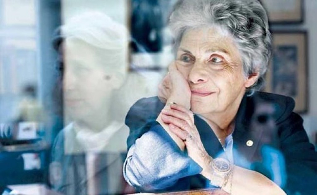 Κική Δημουλά | Όλοι έχουμε μέσα μας μιαν άλλη ζωή η οποία ενοχλεί, απαιτεί, παραπονιέται, δεν έζησε…