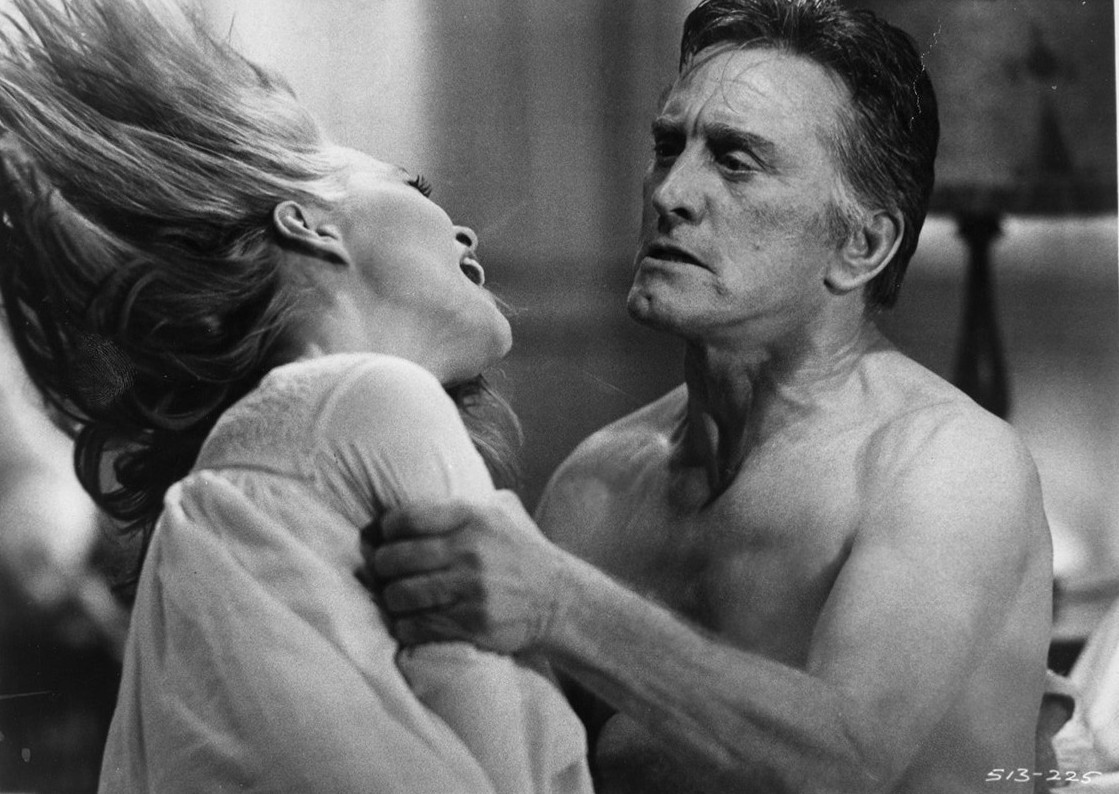 Μάρω Βαμβουνάκη | Η βαρύτερη δυστυχία είναι ο συμβιβασμός...