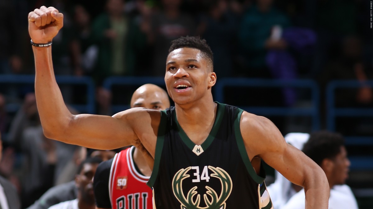 Ο Γιάννης Αντετοκούνμπο έγινε… χριστουγεννιάτικο τραγούδι (Βίντεο)