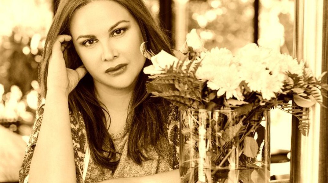 Ελευθερία Ρήγου | Η ζωή θέλει έρωτα για να τη ζήσεις αλλιώς μπορεί να γίνει εύκολα μαρτύριο.