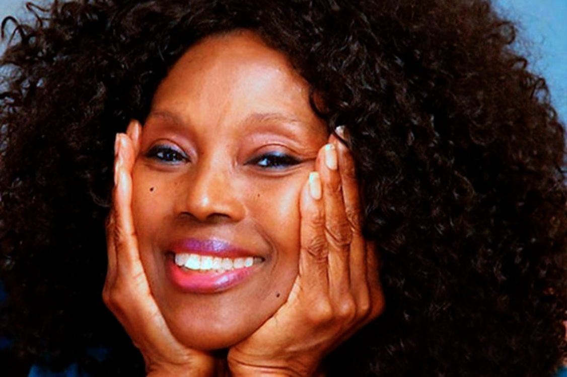 Annette Larkins | Το ελιξήριο νεότητας της 73χρονης που δείχνει 30 χρόνια νεότερη