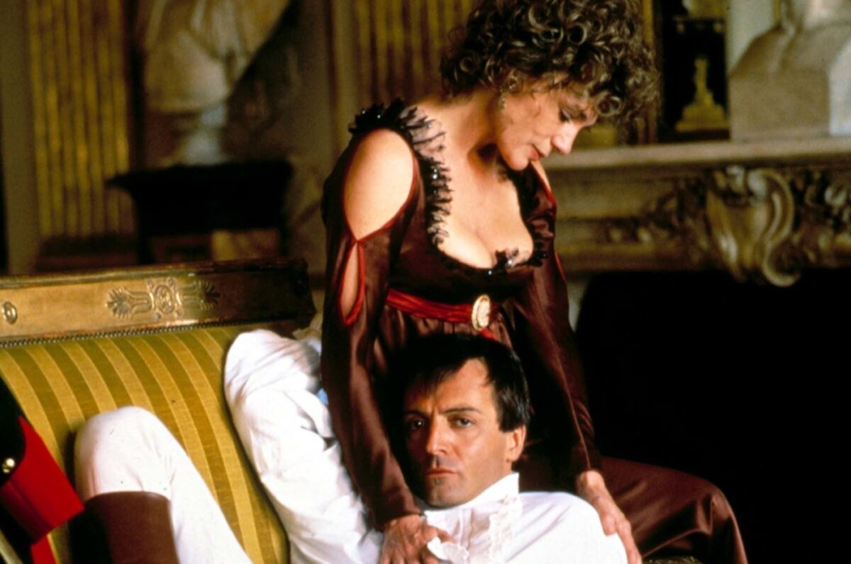 Ναπολέων & Ζοζεφίνα | Ο απαγορευμένος έρωτας, η απιστία της, ο χωρισμός & το μενταγιόν που εκείνος κράτησε για πάντα