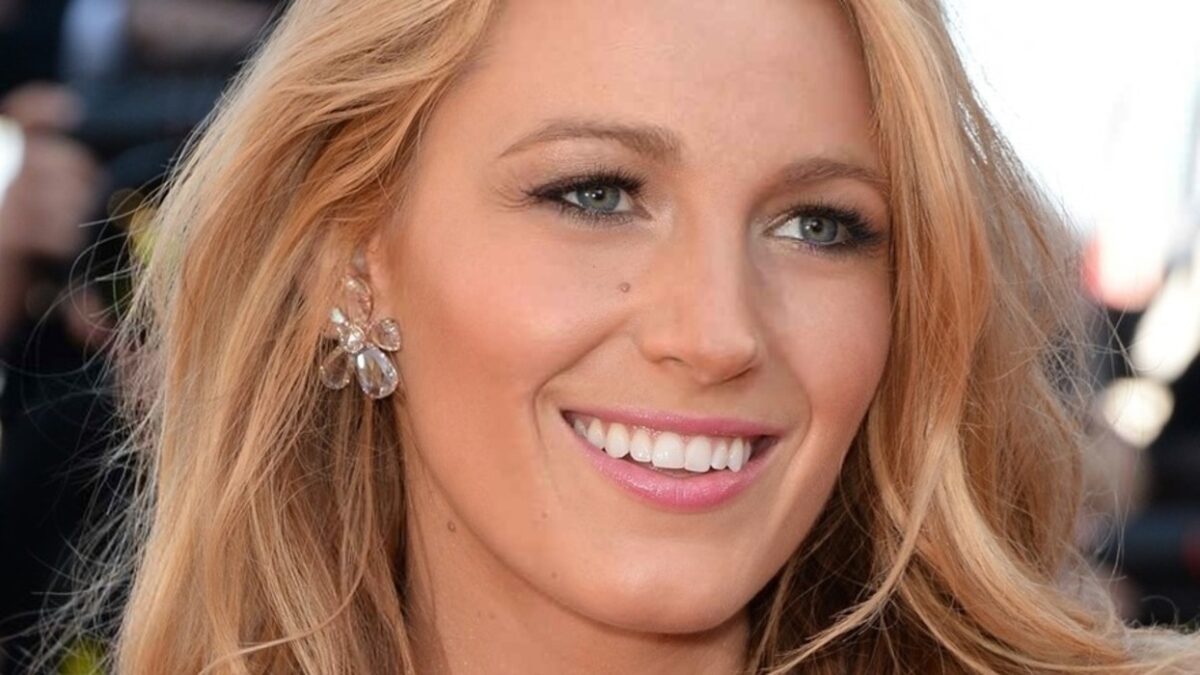 Μπλέικ Λάιβλι | Το ιδιαίτερο look της που θυμιζει ηρωίδα μεσοπολέμου & ίσως μιμηθούν πολλές γυναίκες