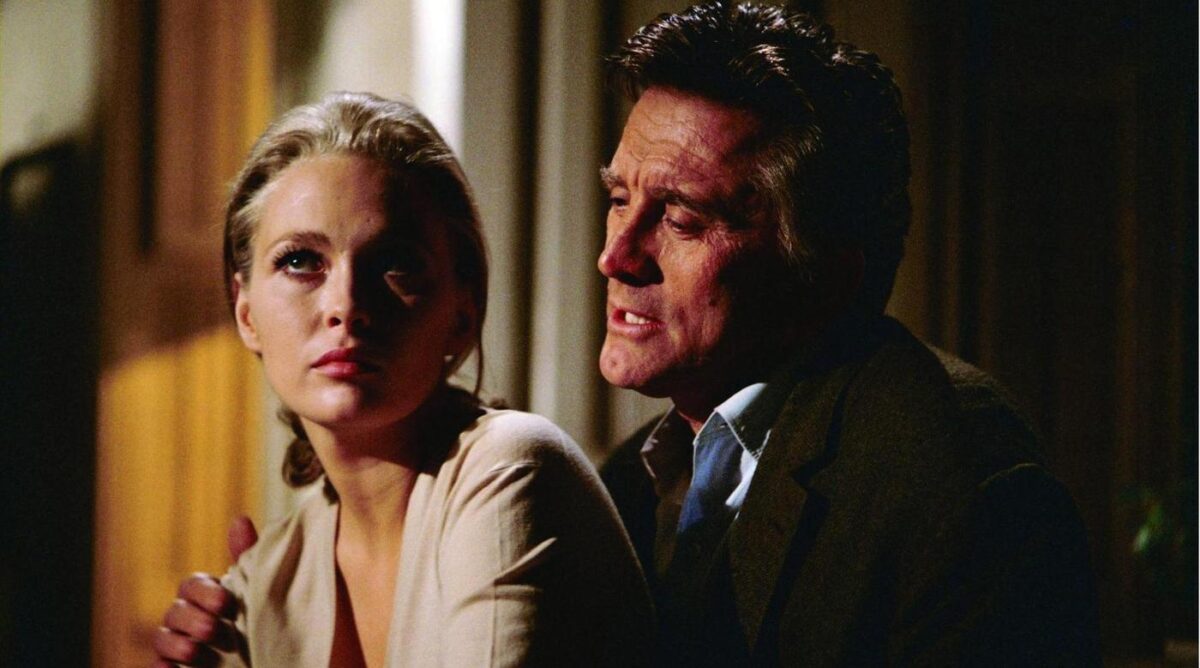 Μάρω Βαμβουνάκη | Η αγάπη  και η εκτίμηση  δεν περνάει  από τα σεξουαλικά όργανα κανενός.