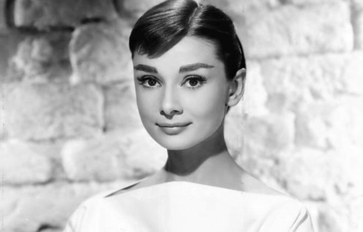 Audrey Hepburn | Το κρυμμένο μυστικό της υπέρκομψης σιλουέτας μιας από τις ωραιότερες γυναίκες όλων των εποχών;