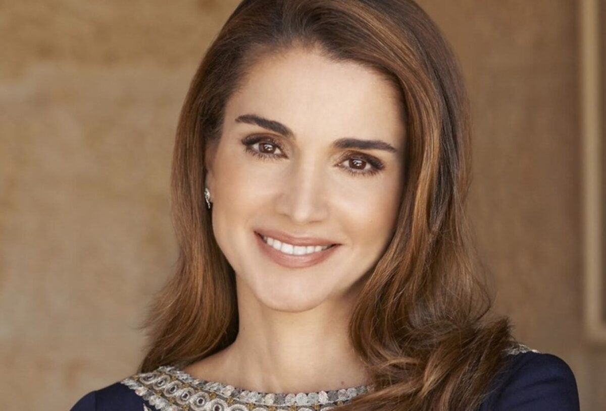 Bασίλισσα Ράνια | Το υπέρκομψο σακάκι της που φόρεσε με διαφορετικό τρόπο η Bella Hadid