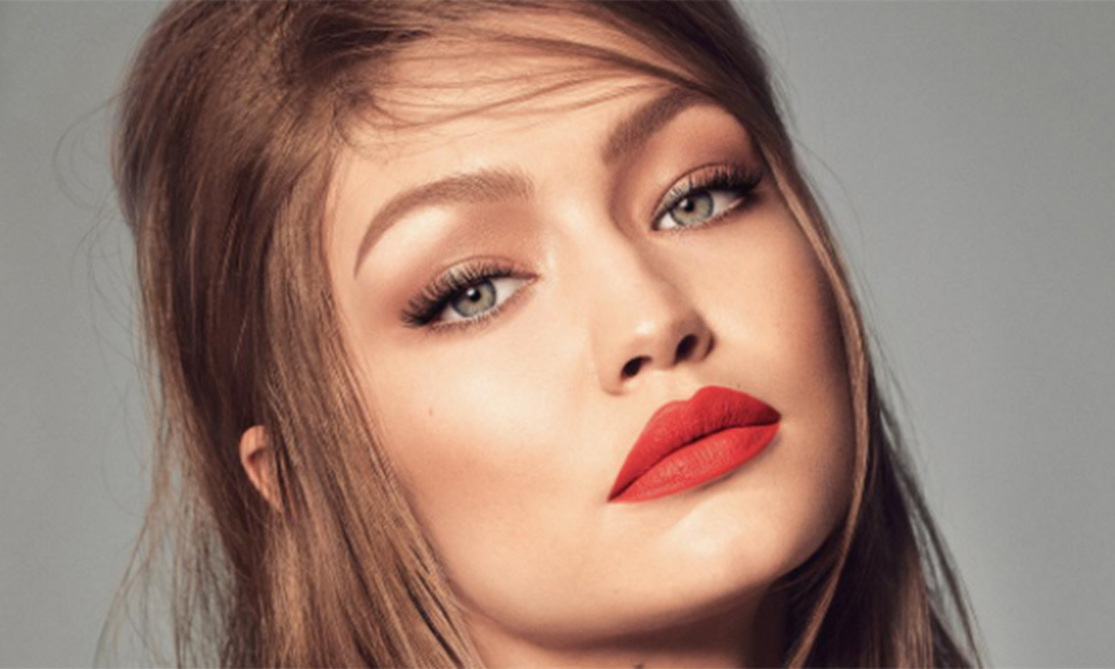 Gigi Hadid | To στυλ κλόουν παντελόνι της που απορώ γιατί αναμένεται να κάνει θραύση