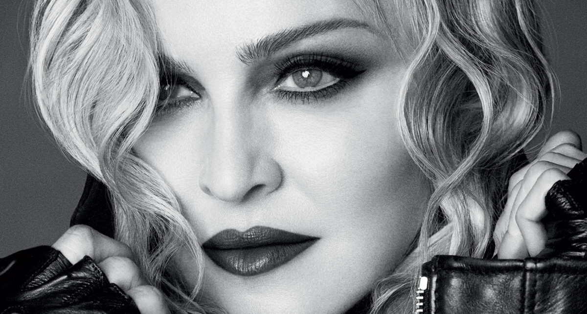 Madonna | Στα 59 της χρόνια, φωτογραφίζεται topless, αγκαλιά με μια Louis Vuitton και...΄ρίχνει` το διαδίκτυο