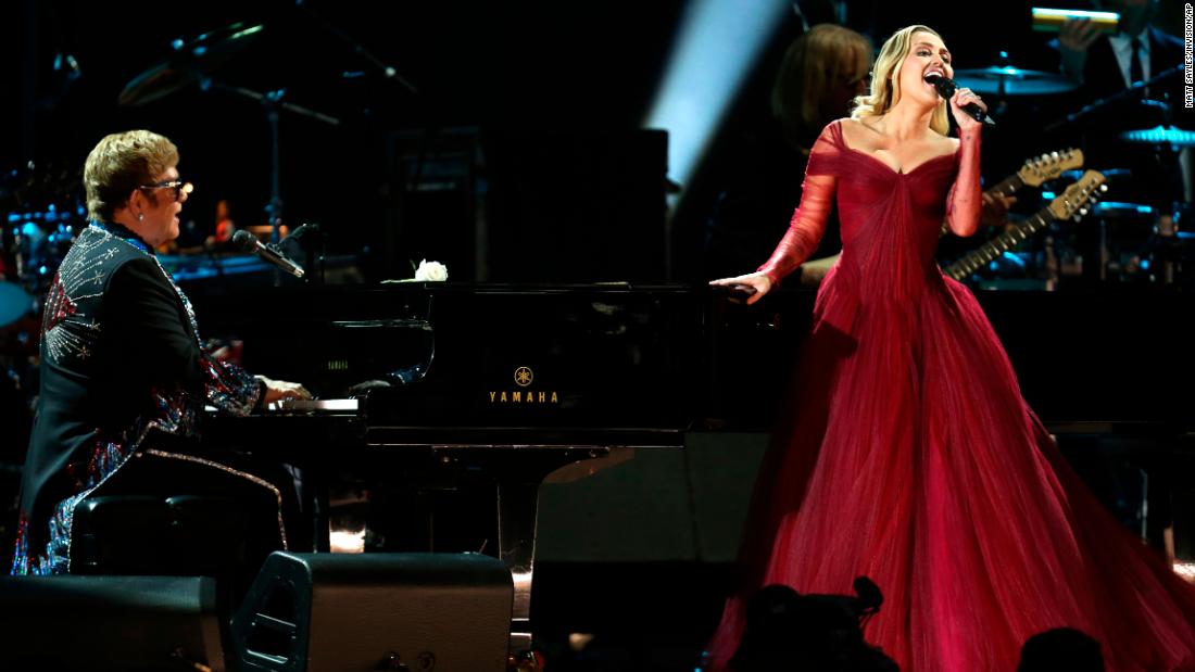 Grammys 2018 | Oι εκπληκτικές εμφανίσεις στο κόκκινο χαλί