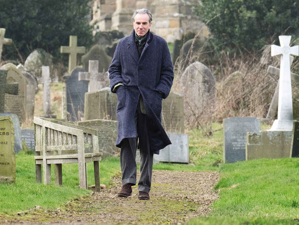 Η «Αόρατη Κλώστη» βγαίνει σήμερα στις αίθουσες κι αυτός είναι ο τελευταίος ρόλος του Daniel Day-Lewis στο σινεμά