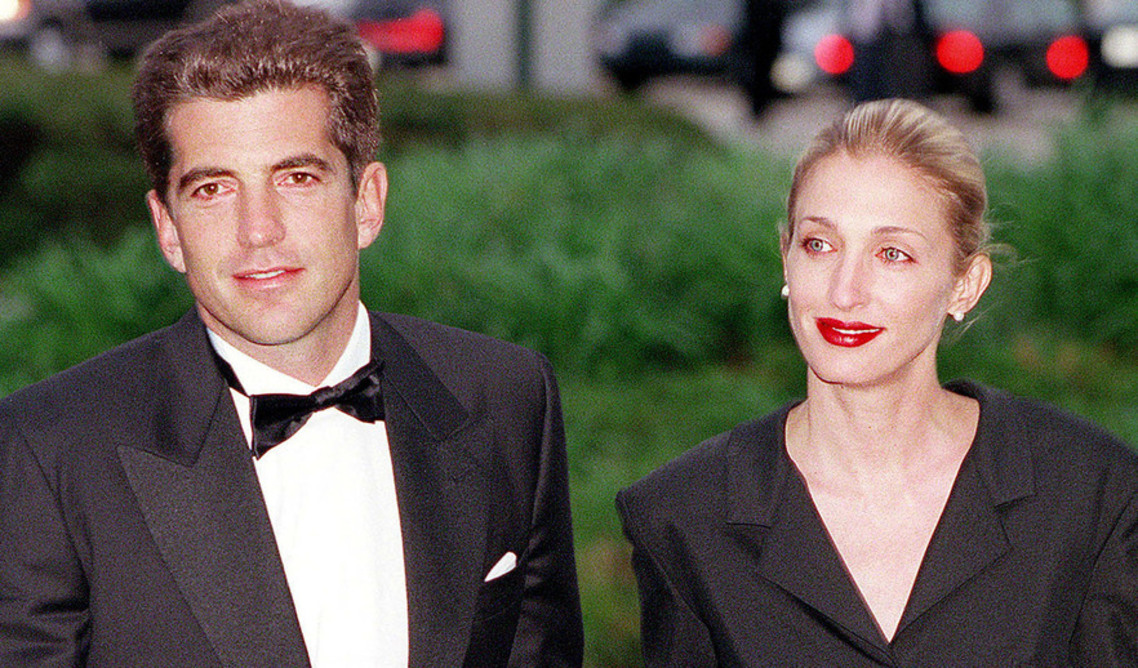 Τζον Κένεντι Jr | Ο έρωτας που έγινε ολέθρια σχέση & το τραγικό τέλος που επιβεβαίωσε την κατάρα των Κένεντι