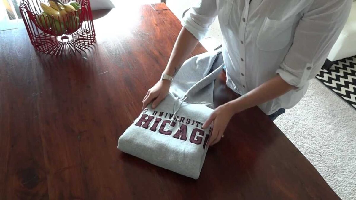 Ο καλύτερος τρόπος για να διπλώνετε τα ρούχα σας (Βίντεο)