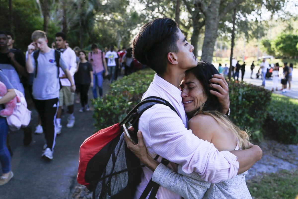 Μακελειό σε σχολείο στη Φλόριντα: Τουλάχιστον 17 νεκροί και δεκάδες τραυματίες