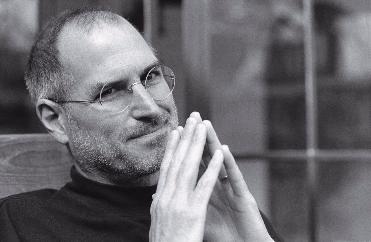 Steven Jobs | Όταν η αυλαία πέφτει, μόνο η αγάπη μένει...