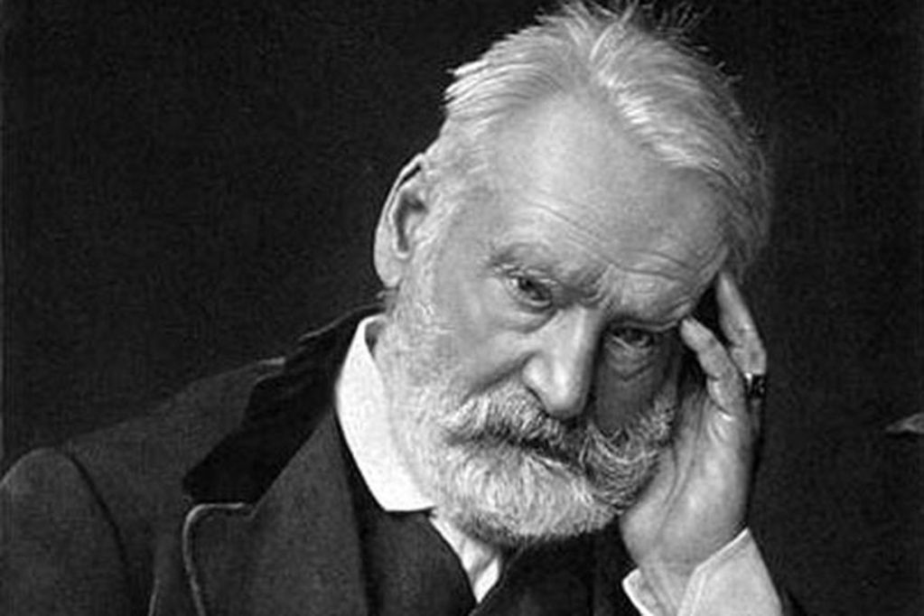 Victor Hugo | To πρώτο σύμπτωμα του έρωτα σε έναν άντρα είναι η δειλία, ενώ σε μια γυναίκα το θάρρος...