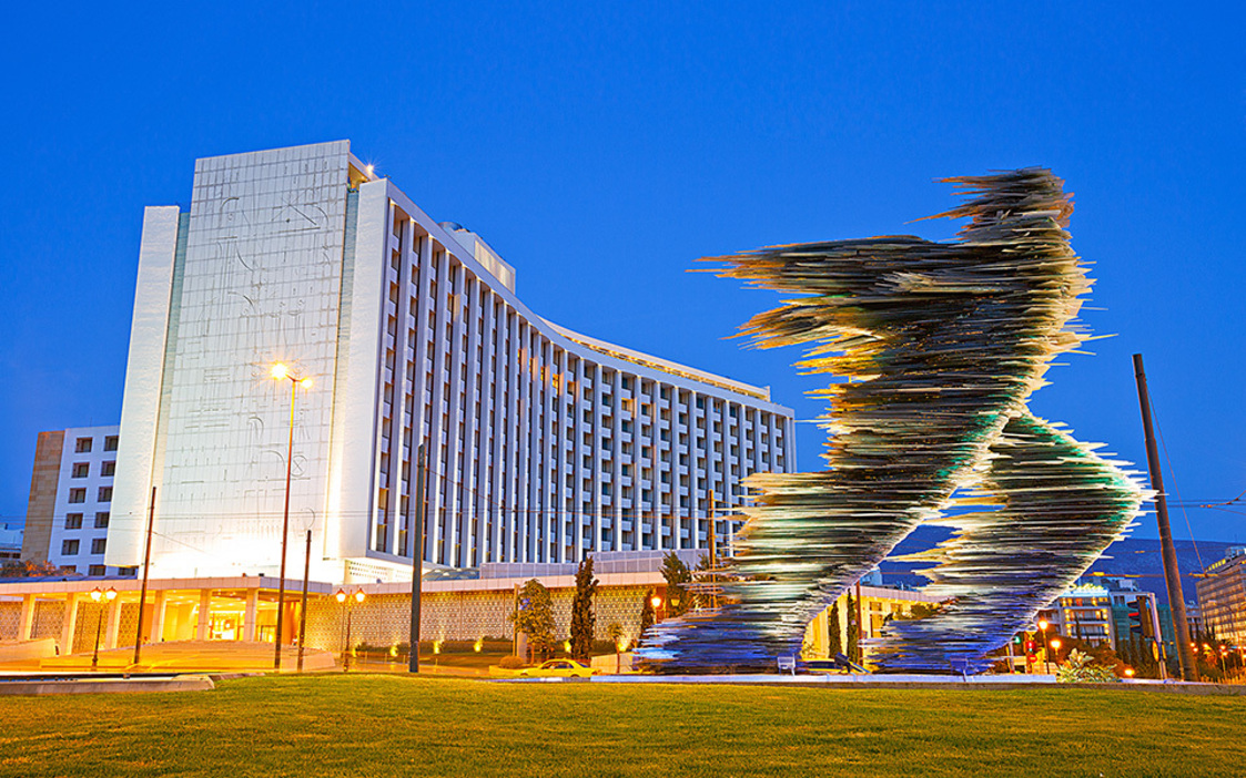 Hilton | Η ιστορία του πιο εμβληματικού κτιρίου της μεταπολεμικής Αθήνας...