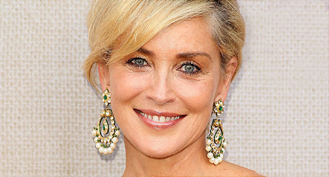 Σάρον Στόουν | Έκλεισε τα 60 της χρόνια ποστάροντας δύο φωτογραφίες της που δε σε καμία περίπτωση δε μαρτυρούν την ηλικία της