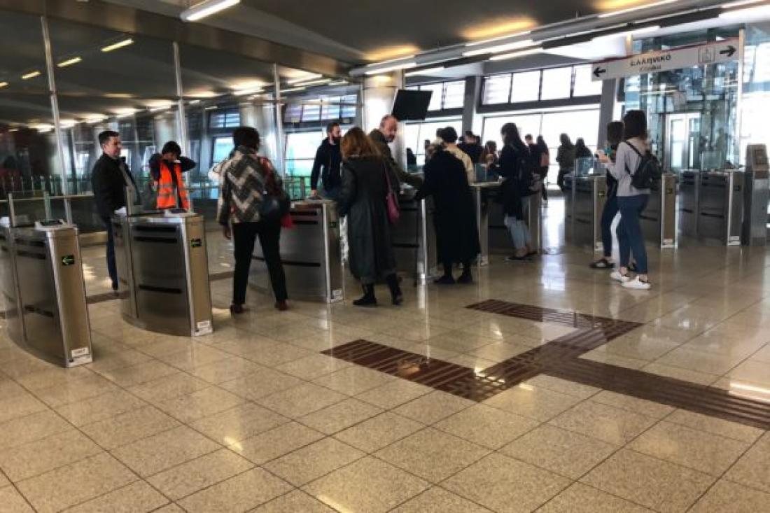 Συμβουλές του ΟΑΣΑ για να αποφύγουμε τις ουρές στα εκδοτήρια του ηλεκτρονικού εισιτηρίου (Βίντεο)