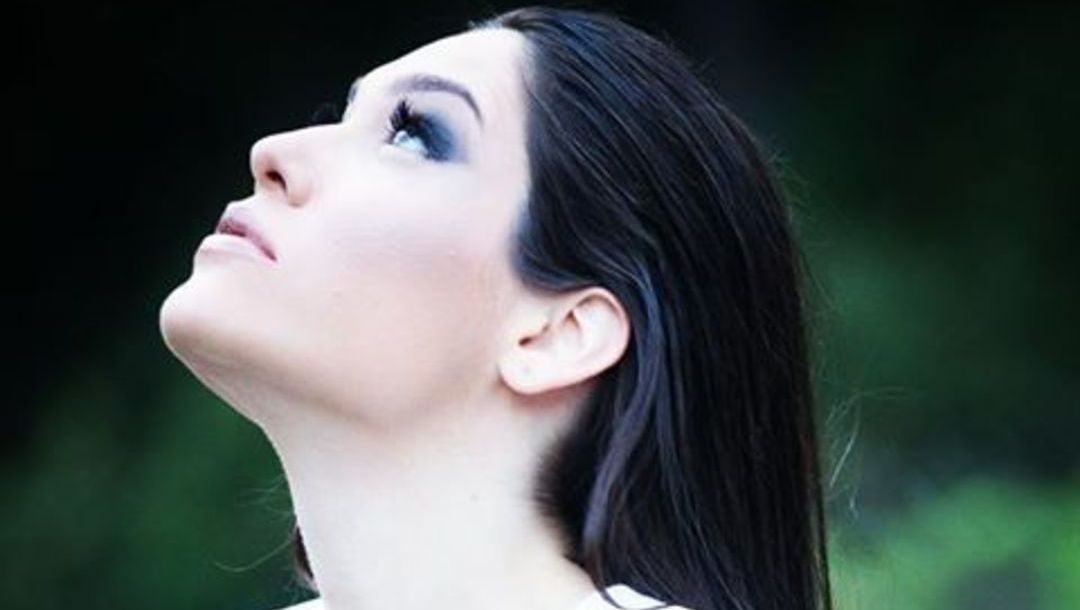 Chryssanthemis | Όρκοι που πήραμε, τρένα που χάσαμε… Στα μισά του δρόμου, για δες πως αλλάξαμε.