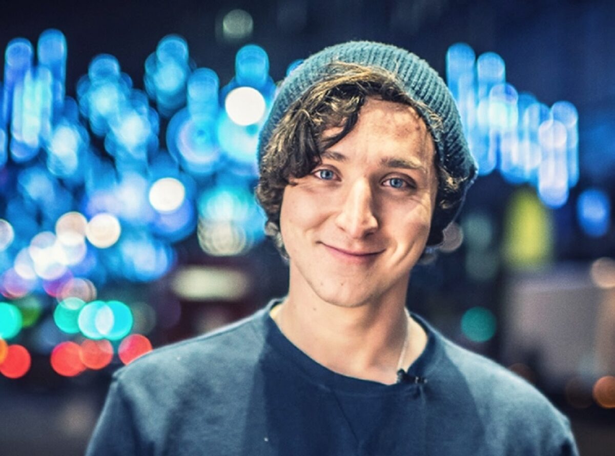 Μέσα σε δυο χρόνια απέκτησε 20 εκατ. followers και έγινε πλούσιος! (Βίντεο)