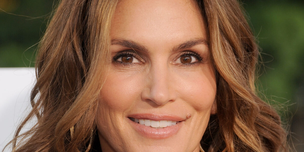 Cindy Crawford | Tα 7 λάθη του μακιγιάζ που μας δείχνουν μεγαλύτερες