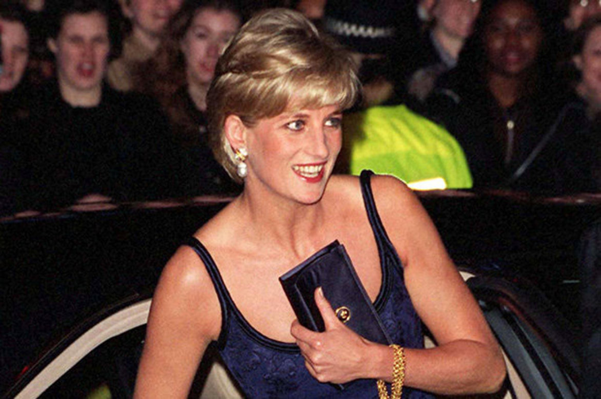 Lady Diana, Kate Middleton, Meghan Markle | Γιατί κρατάνε μικρή τσάντα στις δημόσιες εμφανίσεις τους;