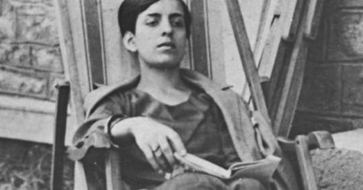 Μαρία Πολυδούρη για Κώστα Καρυωτάκη | Εμένα τα τραγούδια μου ήταν μόνο για Κείνον...