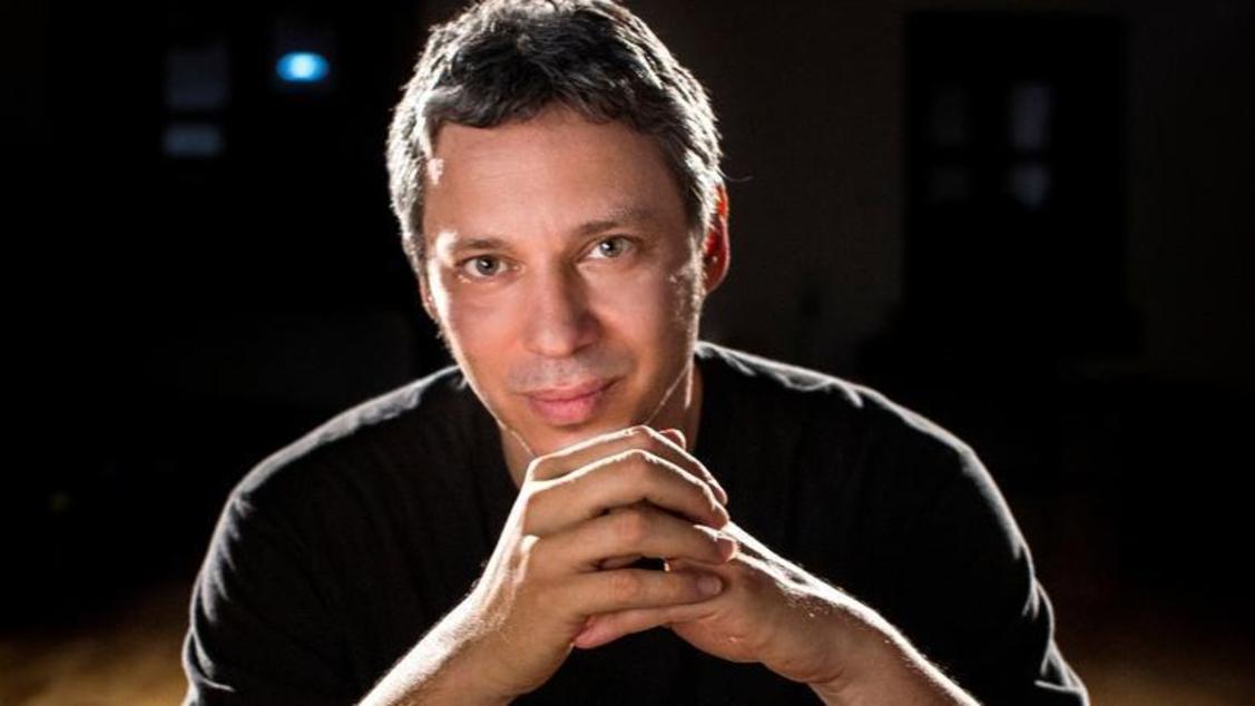 Αλκίνοος Ιωαννίδης | Κάποιος είπε πως η αγάπη  σ’ ένα αστέρι κατοικεί, αύριο βράδυ θα `μαι εκεί...