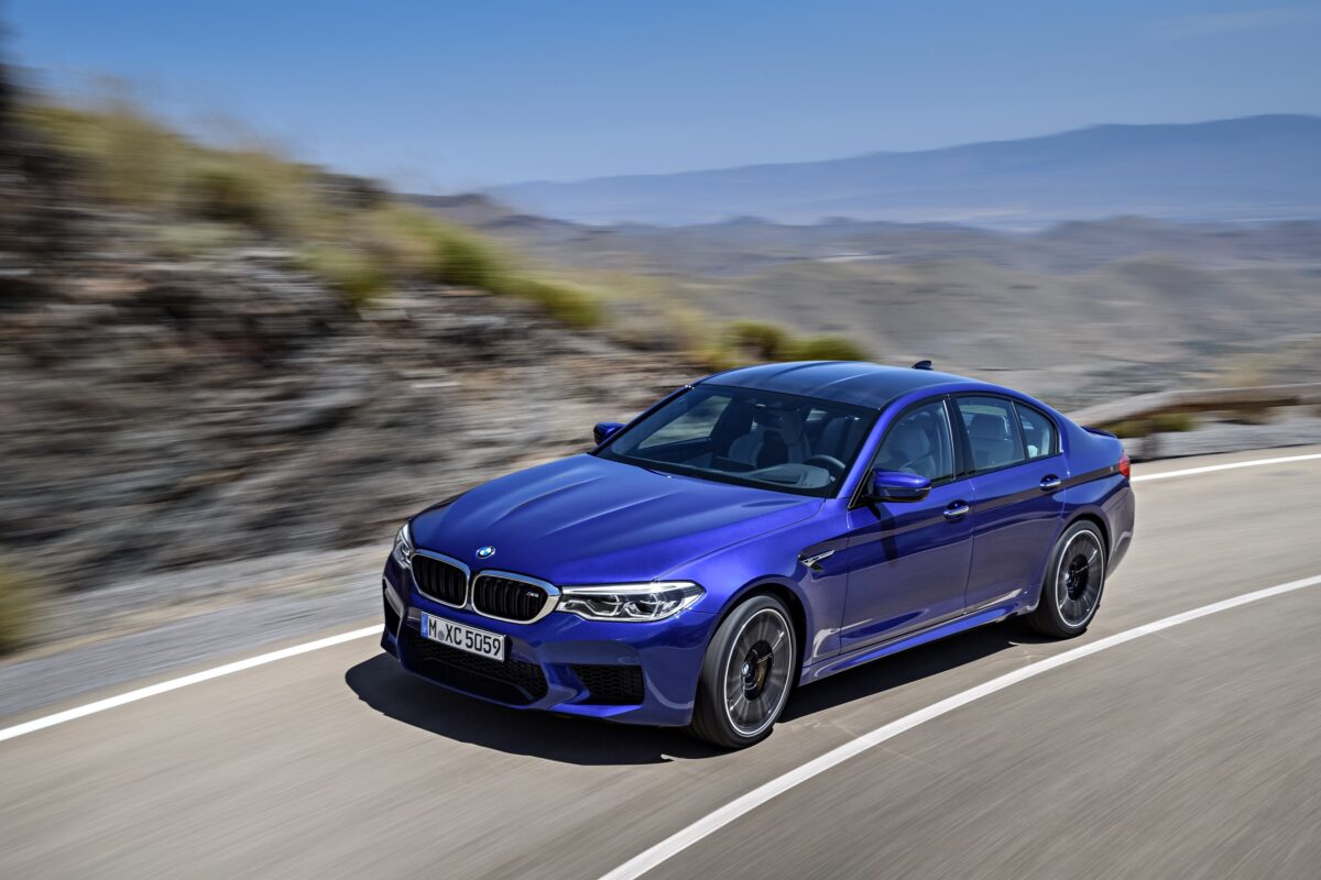 BMW M5: Αυτό είναι το Παγκόσμιο Αυτοκίνητο Επιδόσεων της Χρονιάς για το 2018!