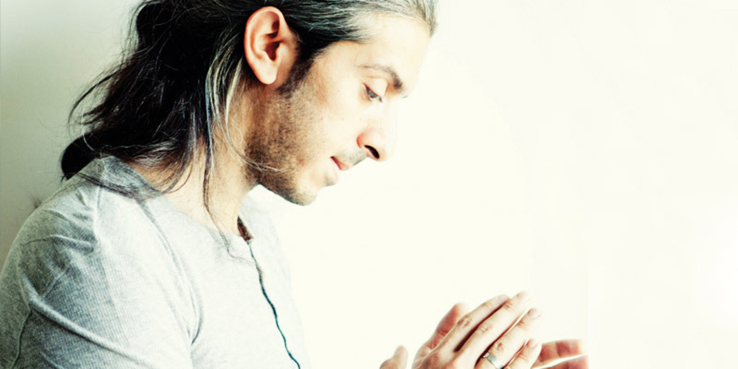 Μαλαματένια Λόγια | Το εκπληκτικό τραγούδι, που ο Γιάννης Χαρούλης απογειώνει με την ιδιαίτερη ερμηνεία του